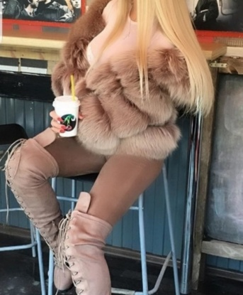 Интимные наслаждения с изысканной красоткой. Готова исполнить все твои фантазии и желания. Нежная и страстная - будешь в восторге! 10635, 25 лет