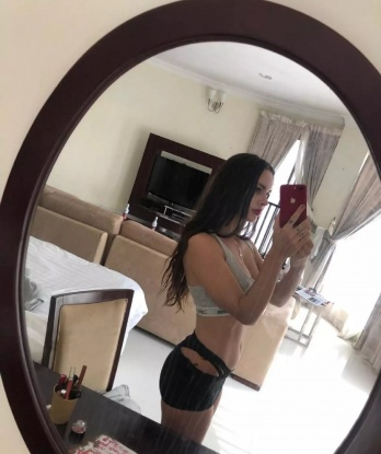 Я смогу раскрыть все твои грязные фантазии и превратить их в реальность. Все твои желания для меня очень важны, и я с удовольствием сделаю все, чтобы ты остался доволен нашей встречей. Жизнь в Москве делает меня опытной, так что ты можешь быть уверен в моей экспертизе в сексуальных утехах. Мои услуги включают боди-массаж, оральный секс, классический секс и многое другое. У меня есть несколько отличных отзывов от предыдущих клиентов, которые гарантируют мое профессиональное отношение и качество услуг. Посмотри мои фото, они говорят сами за себя. Я жду встречи с тобой, чтобы помочь тебе исполнить все свои фантазии. 🌸 2398, 25 лет